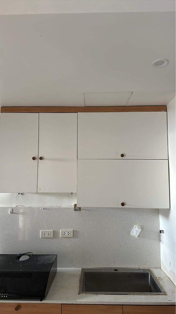 For Sale Preloved Kitchen Cabinet (Category: Shelves, Cabinets & Racks) located in Mandaluyong City. Submitted by darachii (Listing ID 1299499968, Image 1). Description: For Sale Preloved Customized Kitchen Cabinet - condition 8/10 - materials are good & sturdy - got this for around 10k selling it for only ₱5k! :) nego .
