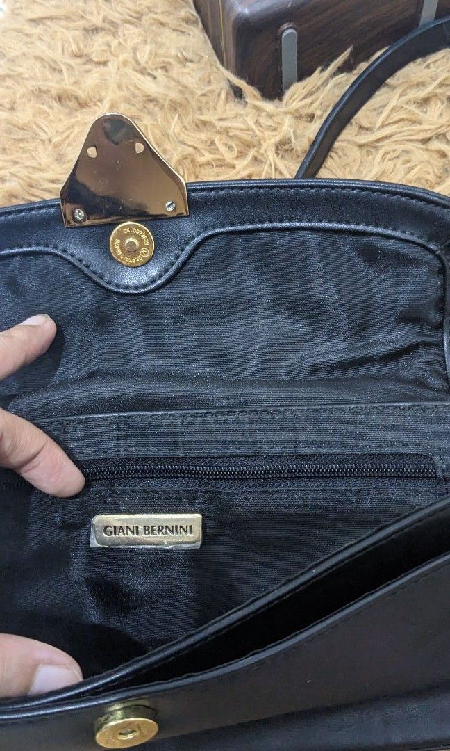 Giani Bernini Sling Purse (Category: Luxury Bags & Wallets) located in Caloocan City. Submitted by everydayjoys (Listing ID 1299471750, Image 3). Description: Very gorgeous vintage bag💞 Looks new.