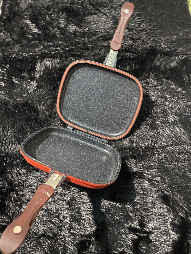 Happy Call Double Pan (Category: Cookware & Accessories) located in Pasig City. Submitted by fiercemoon_f4c53e (Listing ID 1299485231, Image 3). Description: Preloved but never been used No tag and box Good as new RS: Declutter and naka stock lang price negotiable.