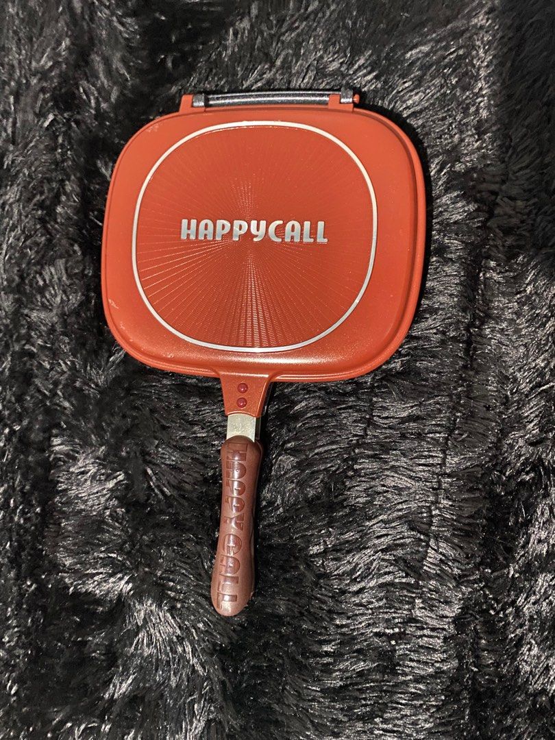 Happy Call Double Pan (Category: Cookware & Accessories) located in Pasig City. Submitted by fiercemoon_f4c53e (Listing ID 1299485231, Image 1). Description: Preloved but never been used No tag and box Good as new RS: Declutter and naka stock lang price negotiable.