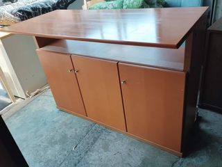 Kitchen island / kitchen cabinet with table