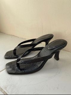 LA SOLEDAD Black Heels