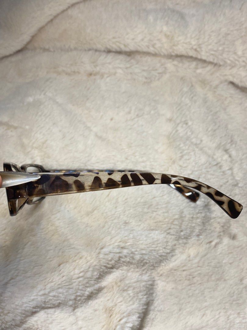 Leopard Bayonetta eyeglasses (Category: Sunglasses & Eyewear) located in Manila. Submitted by galstuff (Listing ID 1299508837, Image 2). Description: Last slide ww .