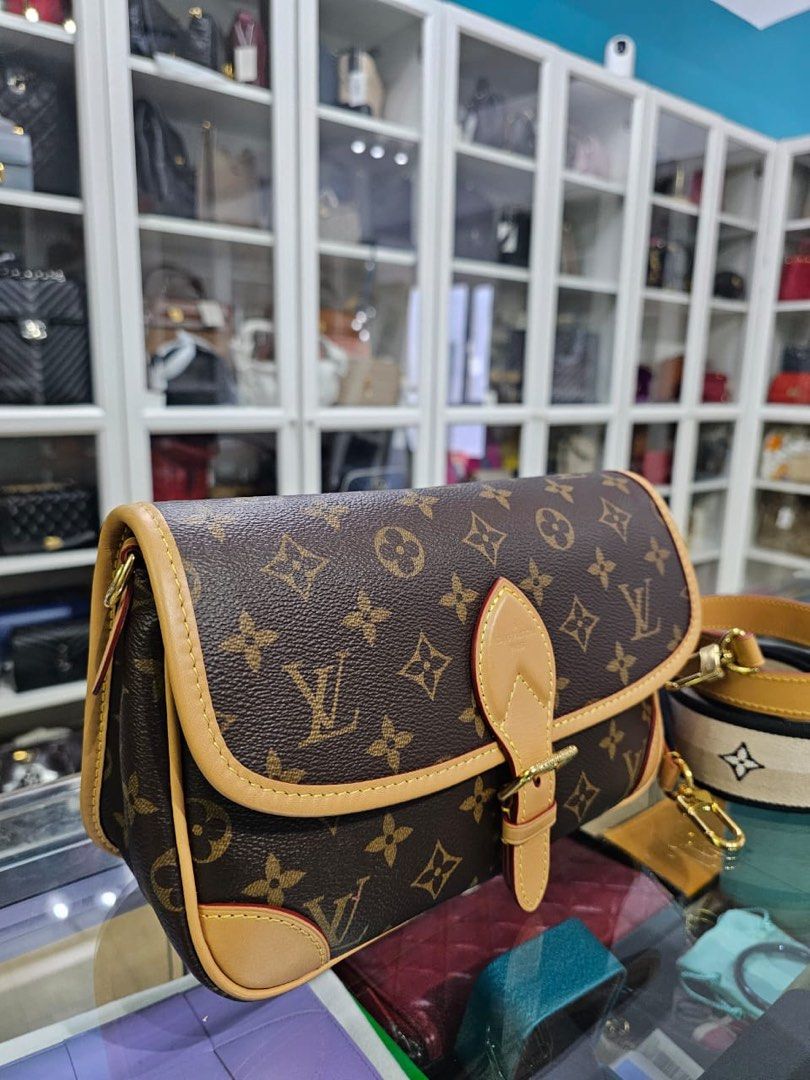 Louis Vuitton Diane PM in Monogram Canvas (Microchip) (Category: Luxury Bags & Wallets) located in Taguig. Submitted by closetcompany (Listing ID 1299538696, Image 2). Description: Louis Vuitton Diane PM in Monogram Canvas (Microchip) 🫧Php 130,000 🫧CONDITION: Pristine condition with super faint rubs on one base corners otherwise looks like new 🫧RATING: 9.8/10 🫧INCLUSIONS: dust bag, paper bag, box, 2pcs detachable strap, qr & material cards an