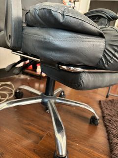 Office chair/ Swivel chair