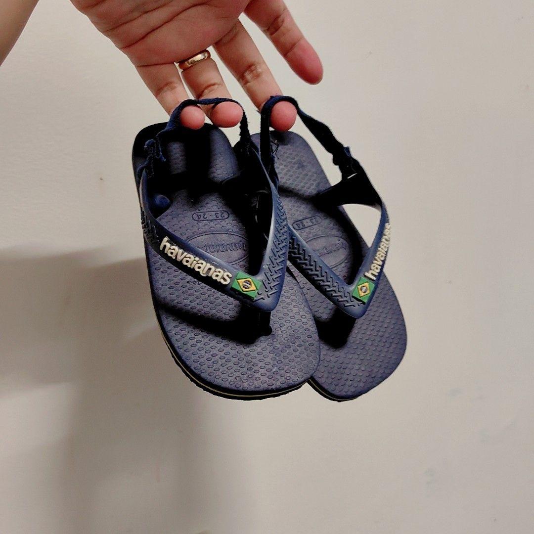 ORIGINAL HAVAIANAS for Toddler (Category: Babies & Kids Fashion) located in Pasig City. Submitted by fancycorner.ph (Listing ID 1299566448, Image 1). Description: Size US 9c on tag but will only fit upto 15cm Like new.