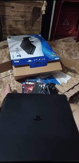 PS4 pro with free games brandnew