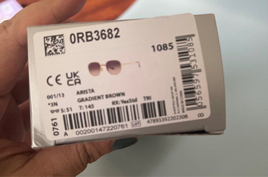 Rayban RB3682 (Category: Sunglasses & Eyewear) located in Quezon City. Submitted by llimc (Listing ID 1299495197, Image 3). Description: Free shipping within metro manila only Complete.