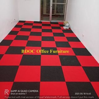 red and black carpet tiles / office partition / office table / office furniture