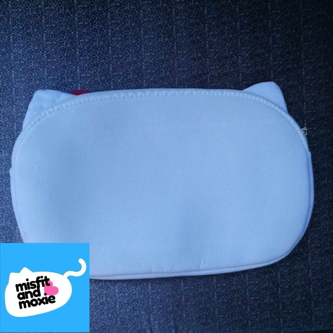 Sanrio Hello Kitty Tablet Sleeve (Category: Laptop Bags & Sleeves) located in Makati City. Submitted by misfitandmoxie (Listing ID 1299475985, Image 3). Description: LAST PRICE! MOP: BPI (NO COD) SHIPPING: LALAMOVE, GRAB, ETC. *SHIPPING AND TOLL (IF ANY) FEES AT BUYER’S EXPENSE *BUYER WILL ARRANGE PICK UP BRAND NEW BOUGHT IN HK APPROX SIZE: 39 cm x 25 cm CUSHIONED AND VERY SOFT.