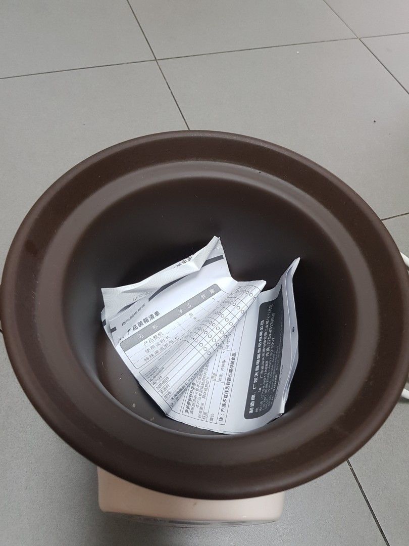 Slow cooker (Category: Cookers) located in Singapore. Submitted by semi_haitus (Listing ID 1299522708, Image 3). Description: brand new clay slow cooker. brand is Tonze. good for brewing soup, tonics or congee.