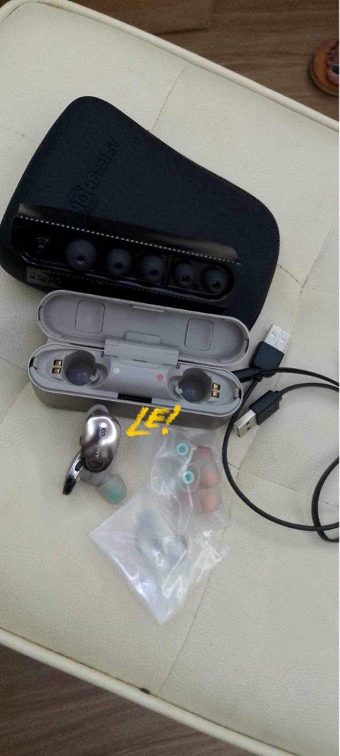 Sony BC-WF1000X Truly Wireless Earbuds (Category: Earphones) located in Taguig. Submitted by mis0s0up (Listing ID 1299472043, Image 3). Description: WTS LFB PH Sony WF-1000X Truly Wireless Ear buds/Earphones — ₱5800 (REPRICED!!!) - bought directly from Japan for around ¥32295 (₱12,000) - see photos for inclusions - used with care. still like new condition - still negotiable for sure buyer. NO LOWBALLING Mode of Payment: GCash / BPI.