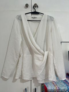 (Category: ) located in . Submitted by M.AnneCloset (Listing ID 1299457959, Image 1). Description: .