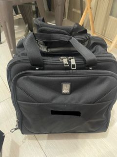 Travelpro (Pilot bag)