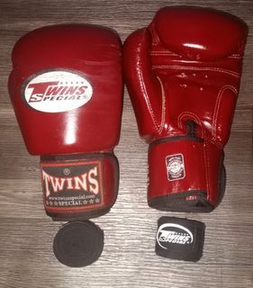 Twins gloves 12oz with hand wraps