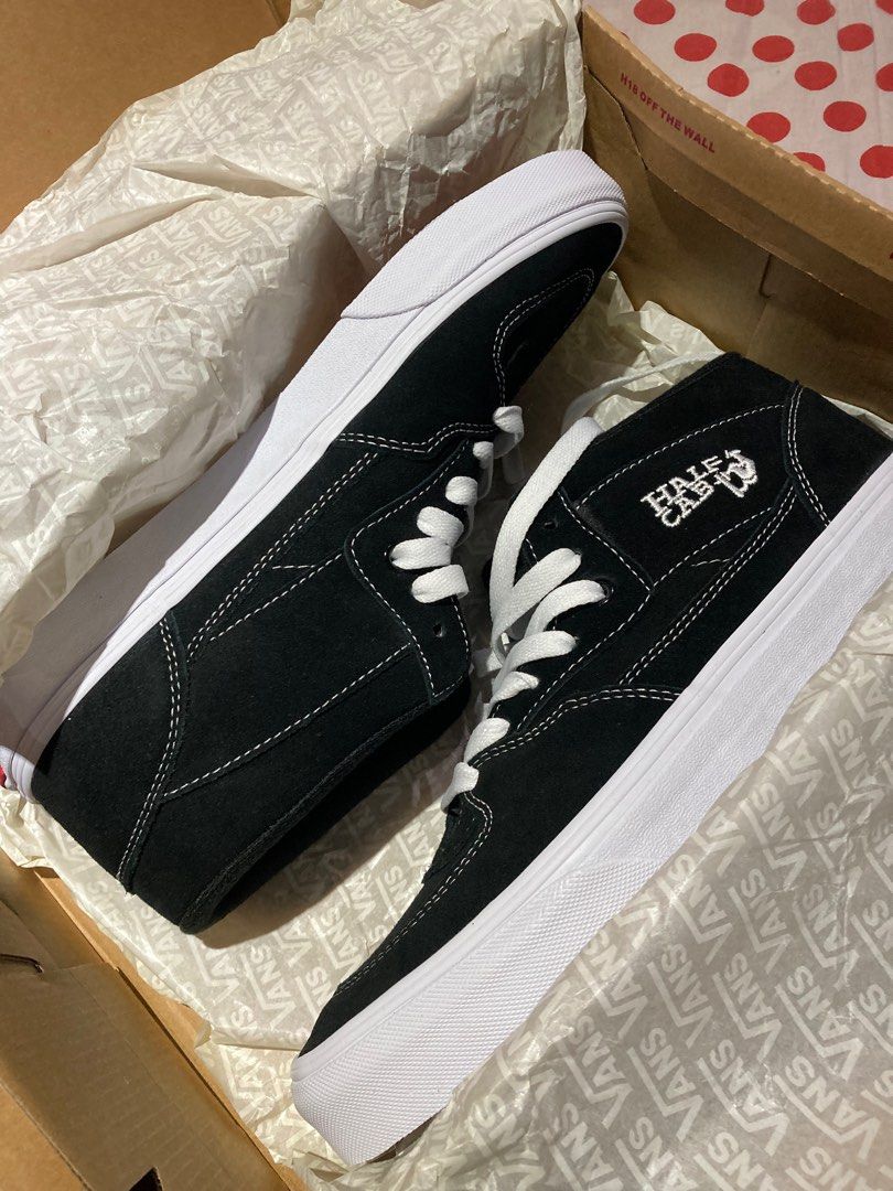 VANS Half Cab Black Brand New (Category: Sneakers) located in Santa Rosa. Submitted by jerkyline (Listing ID 1299554505, Image 2). Description: 👟VANS Half Cab Last price stated already. - Brand New - Authentic and Original - US 11 / EUR 44 Please refer to the photos in this listing!.