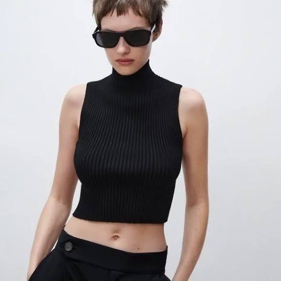 Zara knitted mock neck top black Women s Fashion Tops Blouses on Carousell