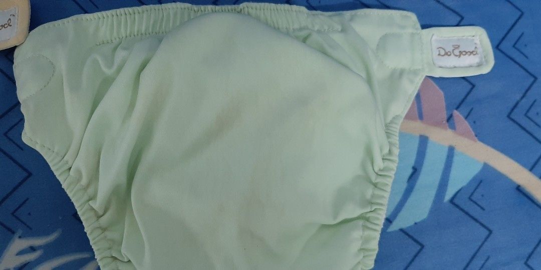 2 Medium Bamboo Cloth Diapers Set (Category: Diapers & Baby Wipes) located in Makati City. Submitted by emmanblue (Listing ID 1218476240, Image 3). Description: never used only washed and keep 100% good condition Medium size fits 5.5- 9KG Eco-friendly cloth diapers (bought from tinybuds) each diaper with 2 inserts (day & night) can even be used as underpants very cute and comfy designs in person.