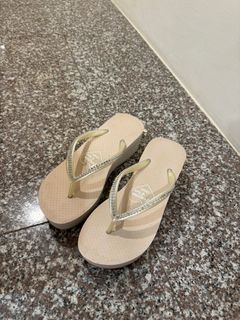 由 chenchen94 (刊登 ID 1299714947，圖片 1) 提交，位於 的 (類別：)，說明：。