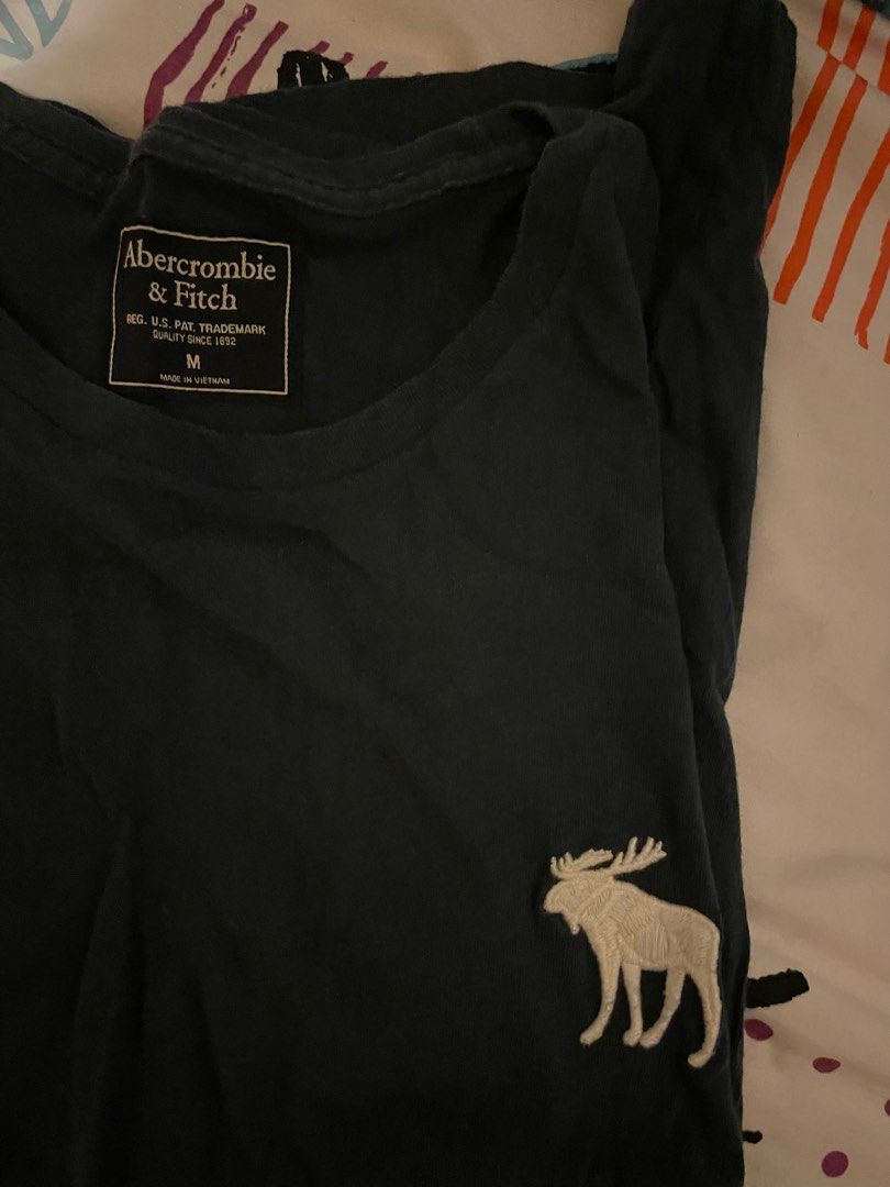 Abercrombie and Fitch A&F tee （分類：運動服裝）位於 Hong Kong。 由 yhfhalo 提交（商品編號 1299751738，圖片 1）。簡介： Size N。