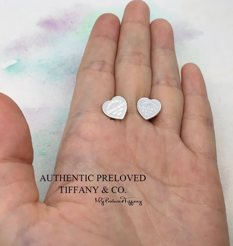 Tiffany mini heart tag earrings hotsell
