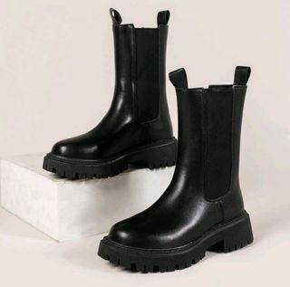 Black boots with zipper - chelsea ankle boots