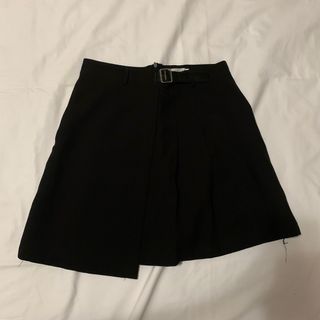 black tennis skirt w/ belt