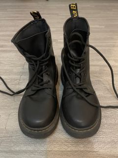 Boots size 7 (26cm)