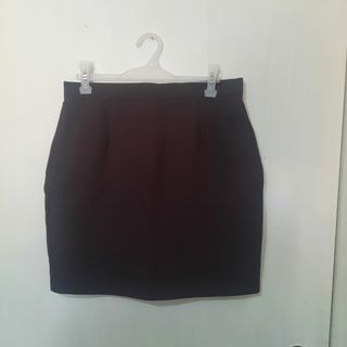 Pencil Cut Women's Skirt in Size Medium (Brown)
