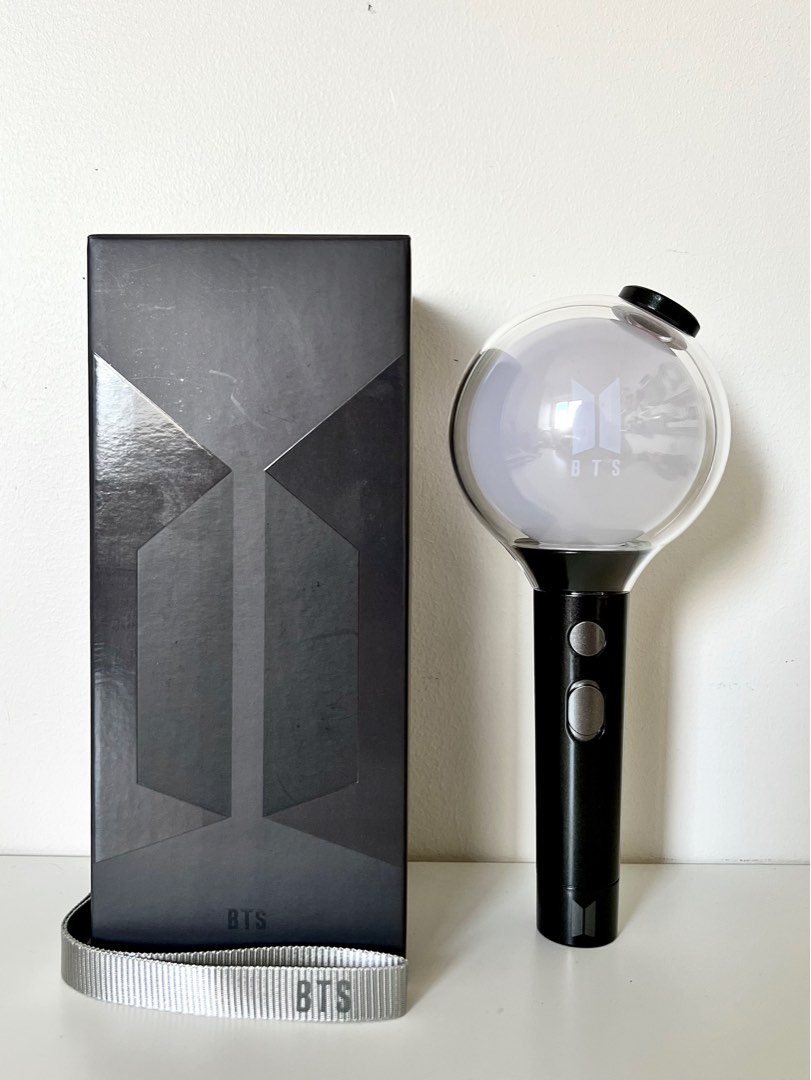 Bts Map Of The Soul BTS Officiële Map Of The Soul Lightstick Special Edition - Inclusief Stofzak En Riempje Incl. Stofzak Riem Sticker