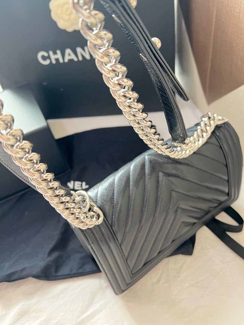 chevron chanel le boy caviar silver hardware