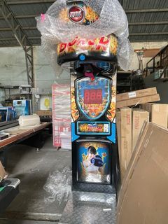 COIN-OPERATED BOXING ARCADE MACHINE