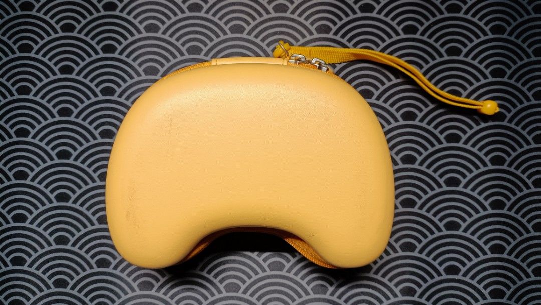 Controller Case (Corgi GEEKSHARE) (Category: Cases & Covers) located in Teluk Intan. Submitted by ayed17_ (Listing ID 1299713141, Image 2). Description: USED XBOX PS4 PS5 Nintendo Switch Pro Controller Limited Edition Corgi Case ✅ GEEKSHARE. ✅ Specially Designed for XBOX, PS4, PS5 & Nintendo Switch Pro controller. ✅ Size : 19.1 x 14.2 x 7.5 cm ✅ Weigh : 176g What’s included: - Controller case. - No Box just the controller case .