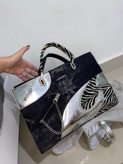 (Category: ) located in . Submitted by sourribbon (Listing ID 1299773930, Image 1). Description: .