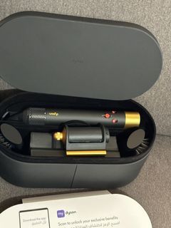 Dyson Airwrap in Onyx Black and Gold