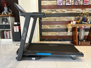 For Sale: Trax Runner 3.0 Treadmill with Wifi