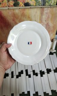 France Arcopal White Plates Brand new 6 pcs for 700