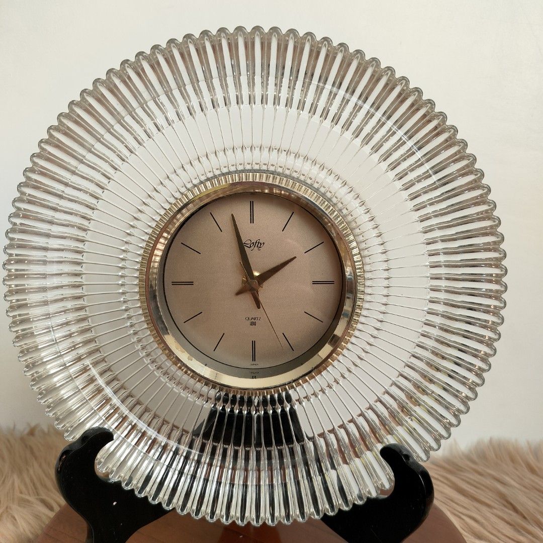 HOYA CRYSTAL CLOCK (Category: Clocks) located in Baao. Submitted by all.things.japan (Listing ID 1299708944, Image 1). Description: HOYA Crystal Clock Very good condition. Tested and running, with new batteries installed Quite Heavy Vintage P1,800.00 Add SF D: 11.0 inches Available: 1 piece Comment Mine or DM for order MOP: GCash/PNB/LBP/Palawanpay/Seabank Please note that colors may vary due to lighting condition and camera settings. #oriental #