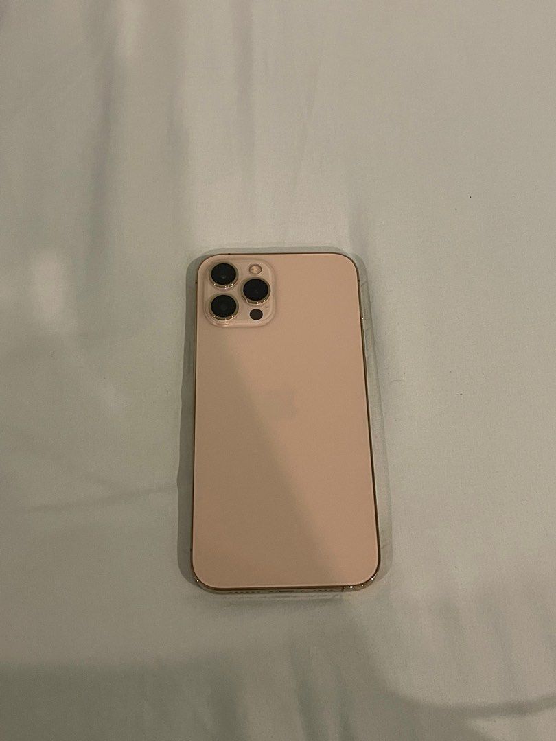 IPHONE 12 PRO MAX 256 GB (Category: iPhone 12 Series) located in San Juan City. Submitted by sneakaryo (Listing ID 1299688864, Image 2). Description: Iphone 12 Pro Max 256 GB 88% Battery Health w E SIM (Australia) Lady Owned No issue, unli test No inclusions (Unit only) 24,000 Slight neg.
