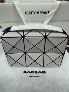 （分類：）位於 。 由 Luxurysaless 提交（商品編號 1299700230，圖片 1）。簡介： 。