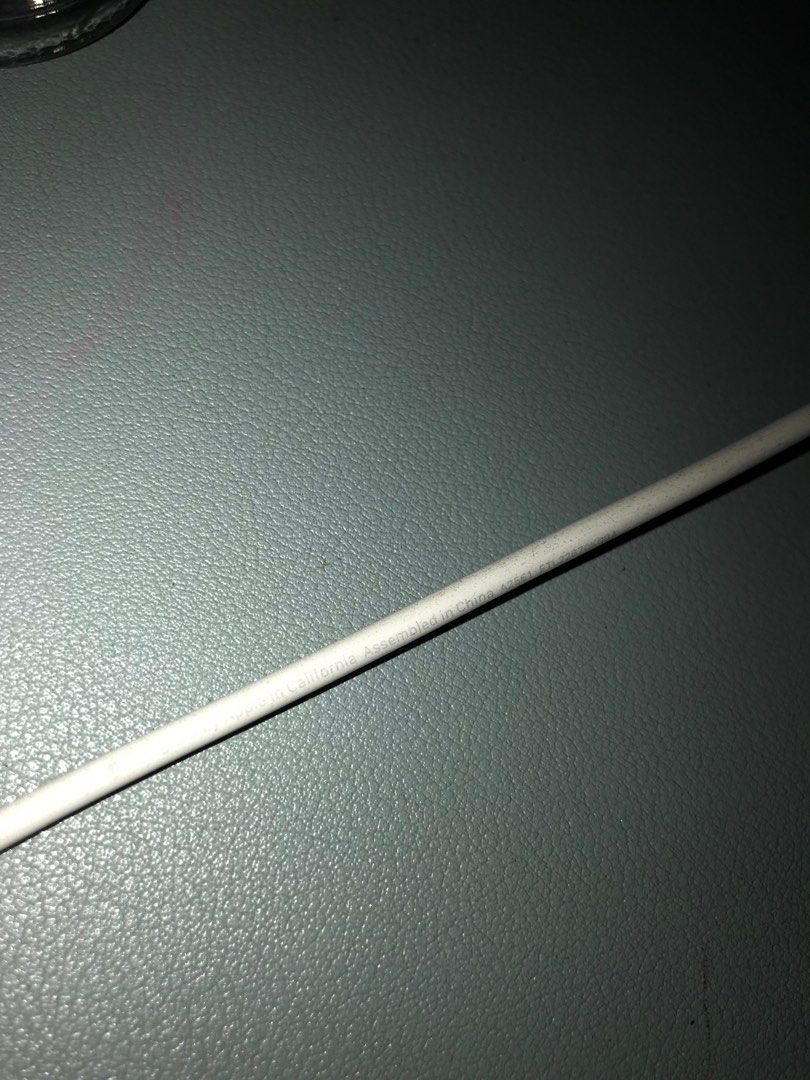 Lightning to Type C Apple Cable (Category: Chargers & Cables) located in Urbiztondo. Submitted by yanyan_05 (Listing ID 1299718045, Image 3). Description: From iPad 9th Gen Still negotiable Authentic .