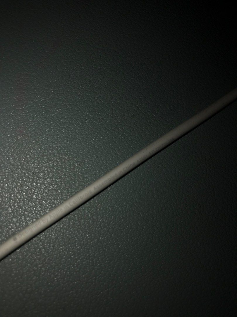 Lightning to Type C Apple Cable (Category: Chargers & Cables) located in Urbiztondo. Submitted by yanyan_05 (Listing ID 1299718045, Image 2). Description: From iPad 9th Gen Still negotiable Authentic .