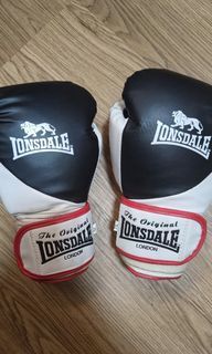 Lonsdale Boxing Gloves 12oz