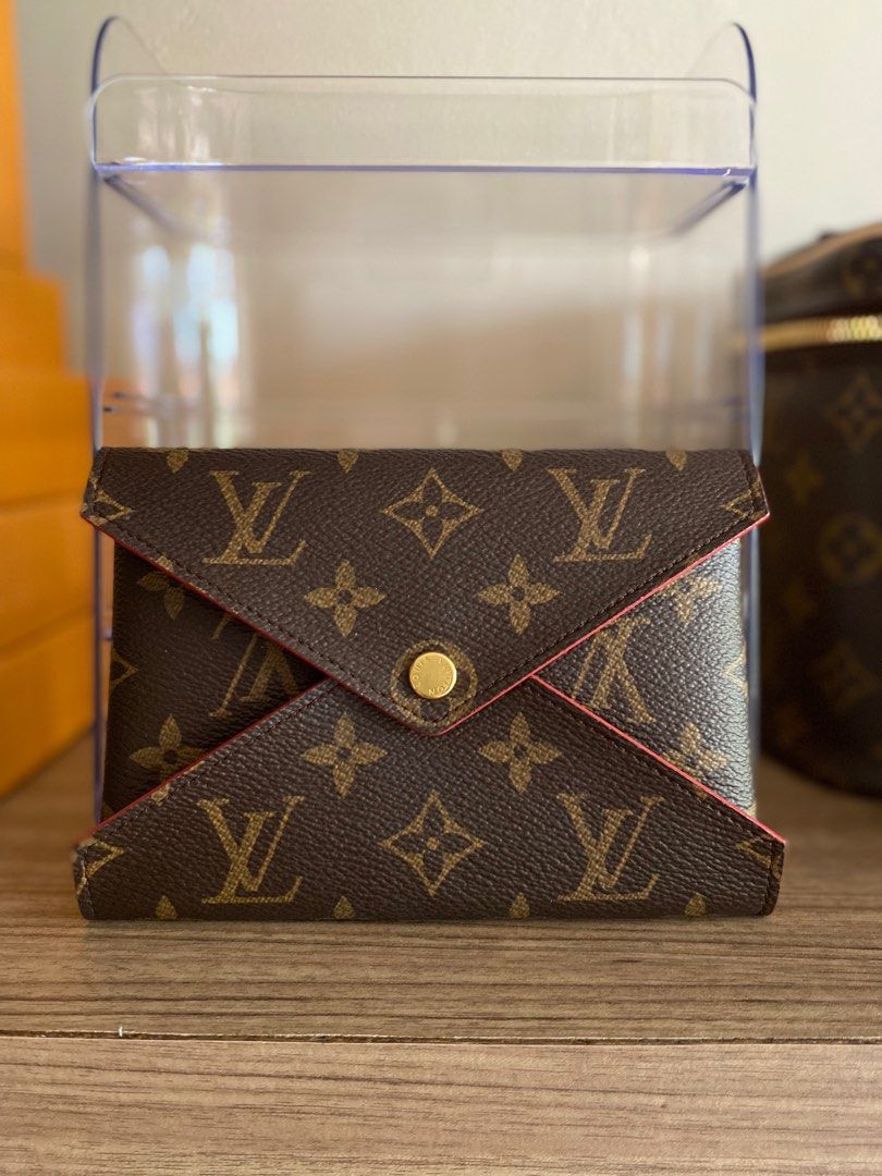 Original LV Envelope Medium size (Category: Luxury Bags & Wallets) located in Binan City. Submitted by angels_luxury (Listing ID 1299754422, Image 1). Description: LV Envelope Meduim size Dustbag and box Selling price: ₱18K negotiable.