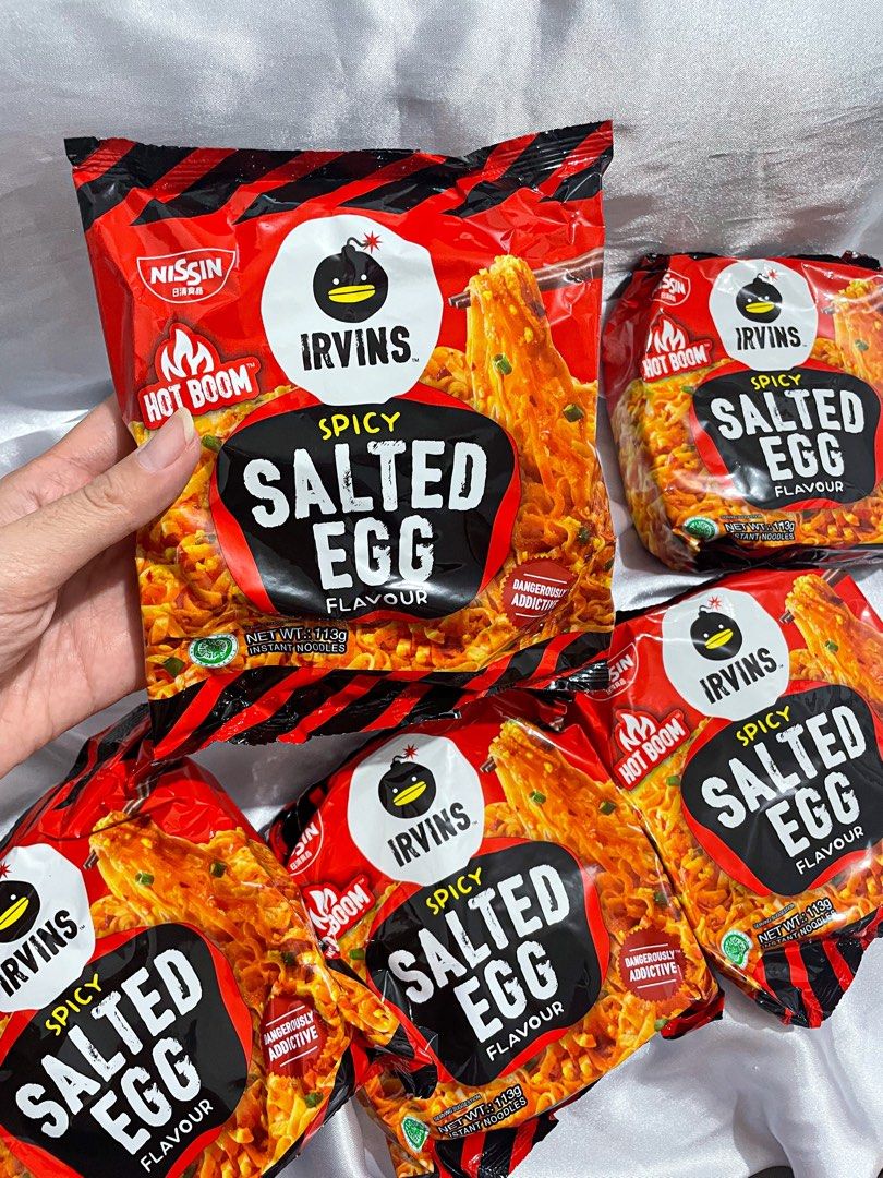 MIE IRVINS SALTED EGG, Makanan & Minuman, Makanan Instan di Carousell