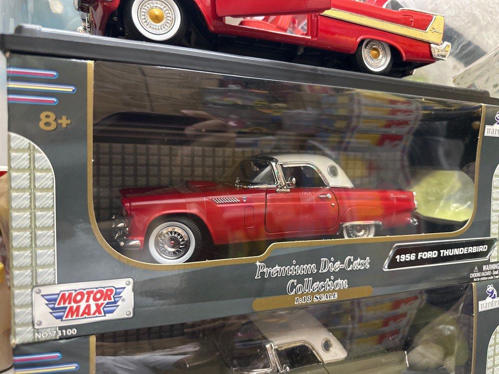 Motor Max Premium Die-Cast Collection 1956 Ford Thunderbird 1:18
