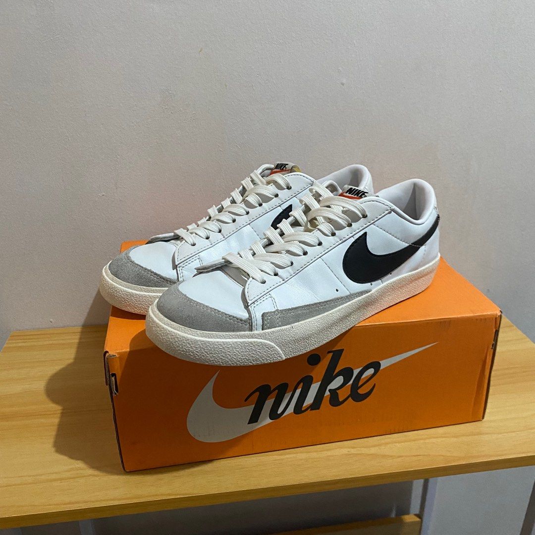 Nike Blazer Low 77 (Category: Sneakers) located in Muntinlupa City. Submitted by declutterbuster (Listing ID 1299658377, Image 1). Description: Good Condition UK 7.5 / cm 26.5 No Issue With Box Payment first thru gcash .