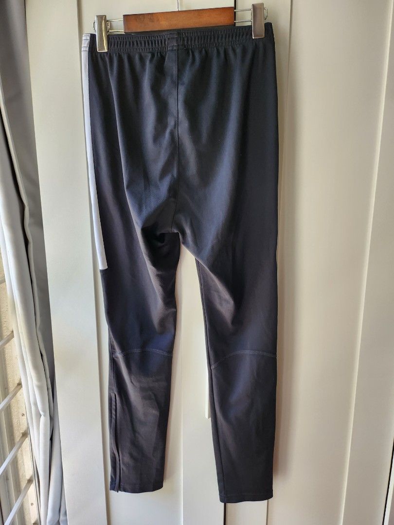 Nike Dri-Fit Track pants (Category: Activewear) located in Quezon City. Submitted by six_half (Listing ID 1299662988, Image 2). Description: Buy as a set with the jacket for 1,850 Barely Used Adjustable waist (27-31") 2 Zippered Side pockets Lenght :37.5".