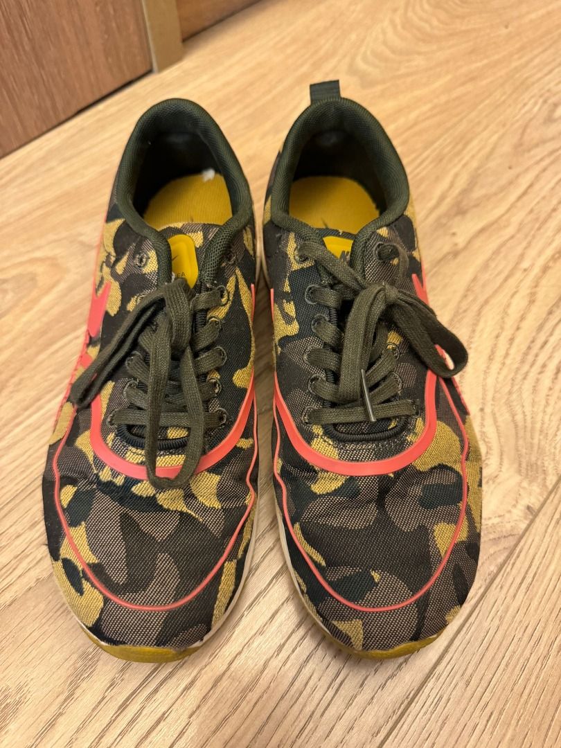 Thea desert nike hotsell