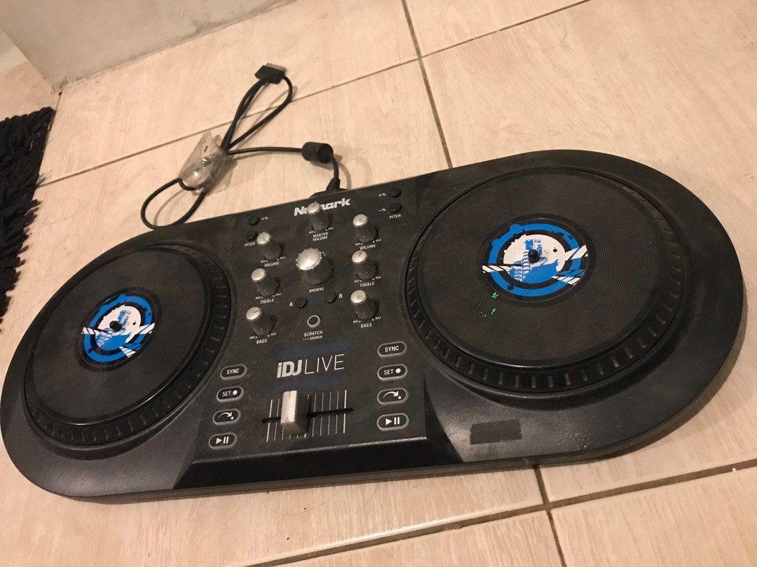 Numark iDj Live (Category: Portable Audio Accessories) located in Navotas City. Submitted by mph_thrift (Listing ID 1299742053, Image 1). Description: For iphone ipod.